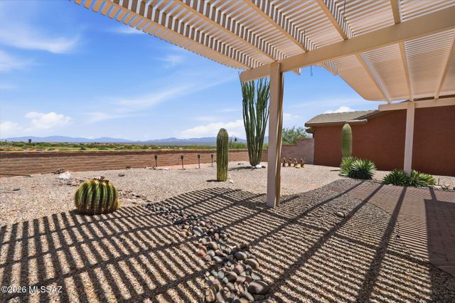 2062 W Vista Ridge Drive, Green Valley, AZ 85622