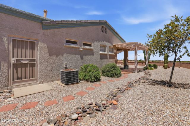 2062 W Vista Ridge Drive, Green Valley, AZ 85622