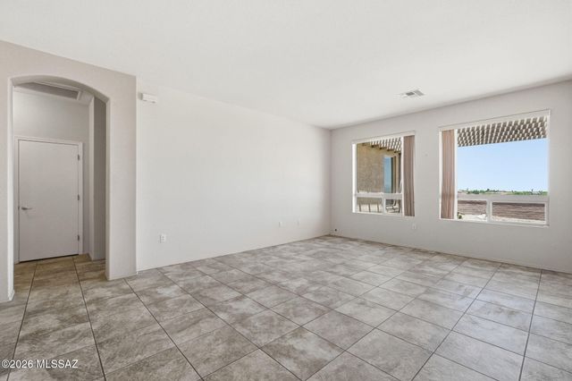 2062 W Vista Ridge Drive, Green Valley, AZ 85622