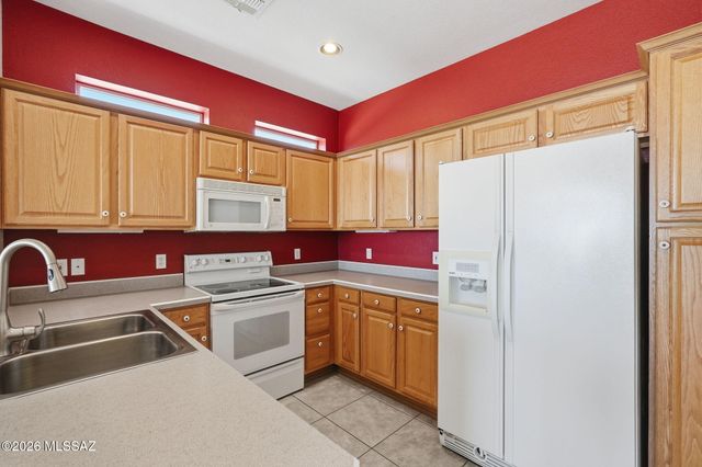 2062 W Vista Ridge Drive, Green Valley, AZ 85622