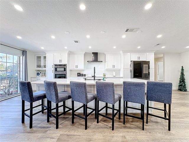 1000 ERROL PARKWAY, Apopka, FL 32712