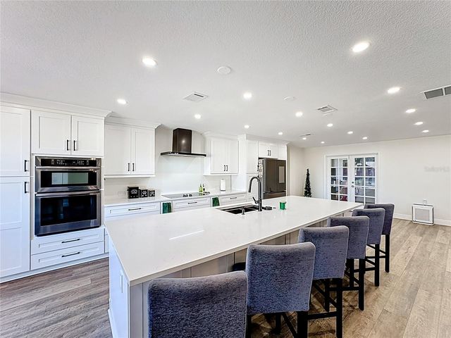 1000 ERROL PARKWAY, Apopka, FL 32712