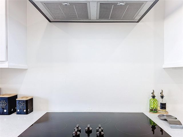 1000 ERROL PARKWAY, Apopka, FL 32712