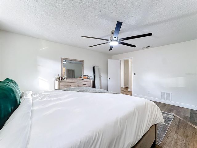 1000 ERROL PARKWAY, Apopka, FL 32712