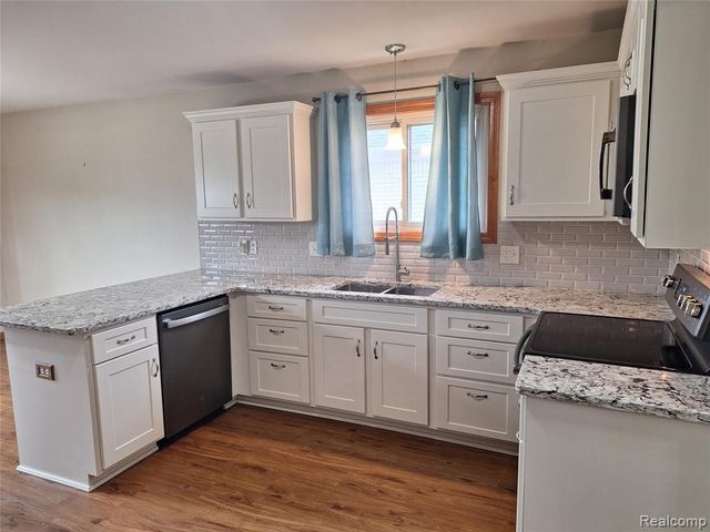 19167 Sandpiper Drive, Macomb, MI 48044