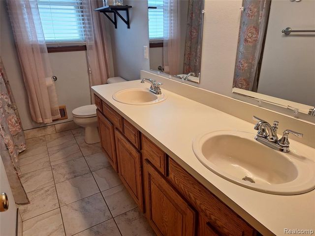 19167 Sandpiper Drive, Macomb, MI 48044