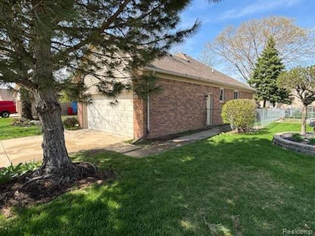 19167 Sandpiper Drive, Macomb, MI 48044