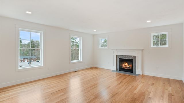 187 No. Main Street, Salem, NH 03079