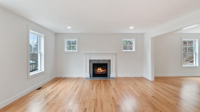 187 No. Main Street, Salem, NH 03079
