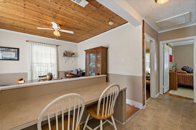 839 W 6th ST, Taylor, TX 76574