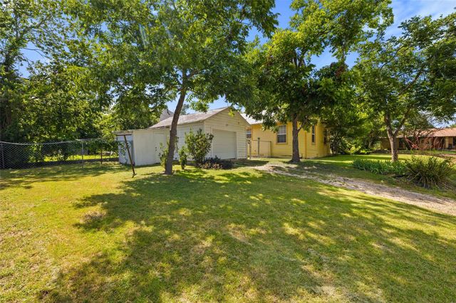 839 W 6th ST, Taylor, TX 76574
