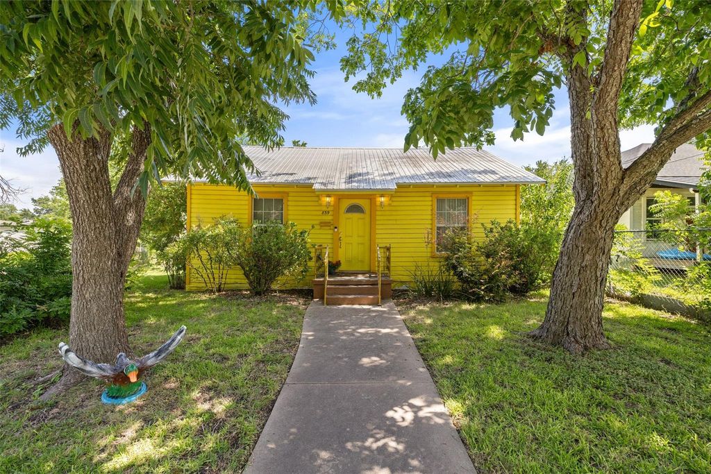 839 W 6th ST, Taylor, TX 76574