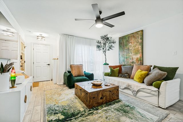 2300 Nacogdoches Rd Apt 139J, San Antonio, TX 78209