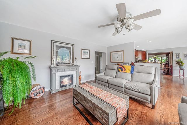 64 Mowbray Avenue, Bay Shore, NY 11706