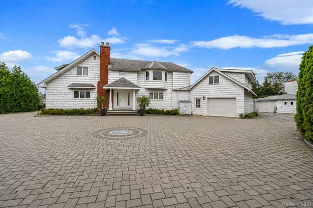 64 Mowbray Avenue, Bay Shore, NY 11706