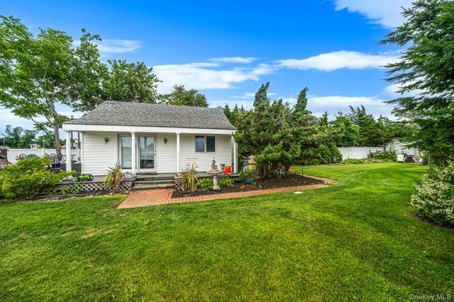 64 Mowbray Avenue, Bay Shore, NY 11706