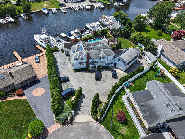 64 Mowbray Avenue, Bay Shore, NY 11706
