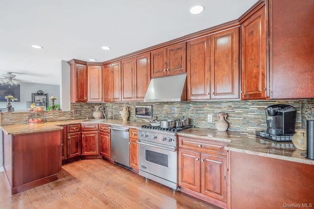 64 Mowbray Avenue, Bay Shore, NY 11706