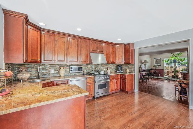 64 Mowbray Avenue, Bay Shore, NY 11706