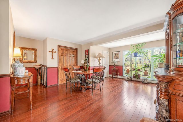 64 Mowbray Avenue, Bay Shore, NY 11706
