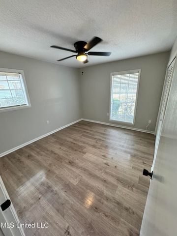 1209 N 32nd Avenue, Hattiesburg, MS 39401