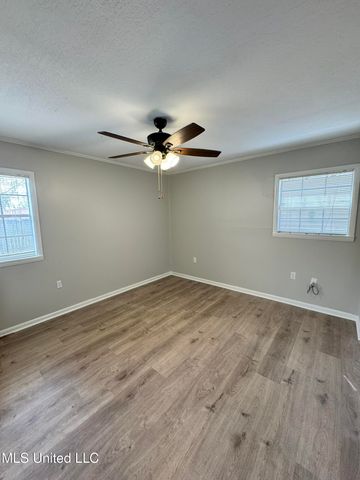 1209 N 32nd Avenue, Hattiesburg, MS 39401