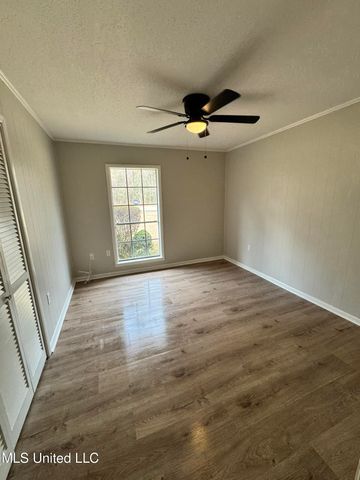 1209 N 32nd Avenue, Hattiesburg, MS 39401