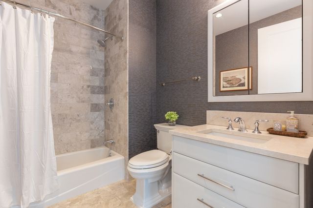 22 Liberty Drive PH1G, Boston, MA 02210