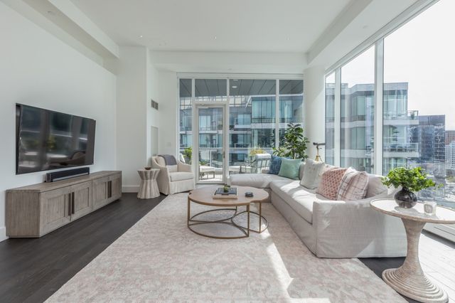 22 Liberty Drive PH1G, Boston, MA 02210