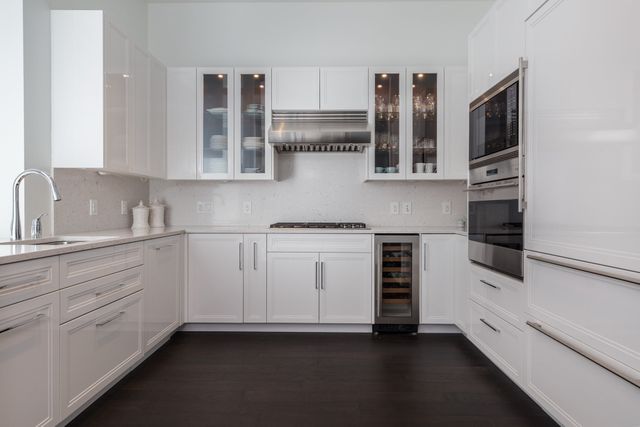 22 Liberty Drive PH1G, Boston, MA 02210