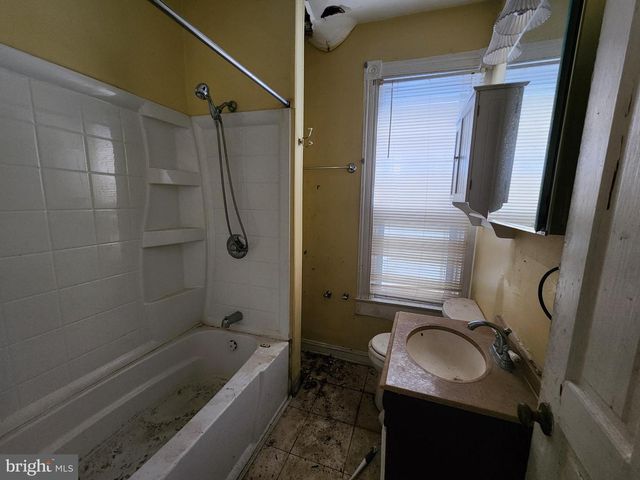 1909 PENROSE AVE, Baltimore, MD 21223