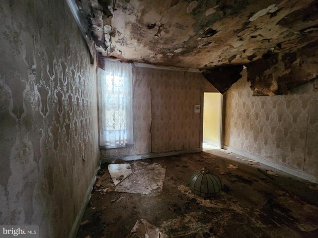 1909 PENROSE AVE, Baltimore, MD 21223