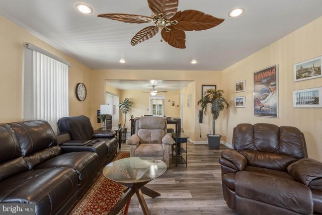 575 ROYAL DR, Vineland, NJ 08360