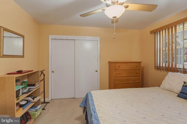575 ROYAL DR, Vineland, NJ 08360