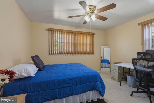 575 ROYAL DR, Vineland, NJ 08360