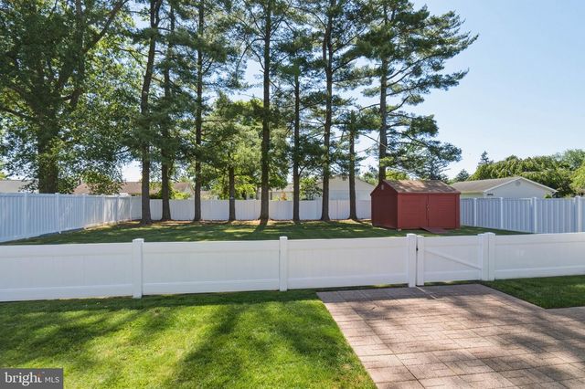 575 ROYAL DR, Vineland, NJ 08360