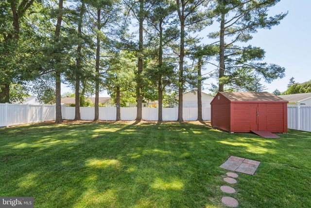 575 ROYAL DR, Vineland, NJ 08360