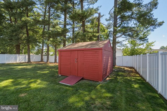 575 ROYAL DR, Vineland, NJ 08360