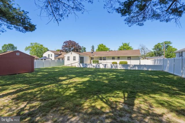 575 ROYAL DR, Vineland, NJ 08360