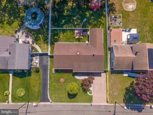 575 ROYAL DR, Vineland, NJ 08360