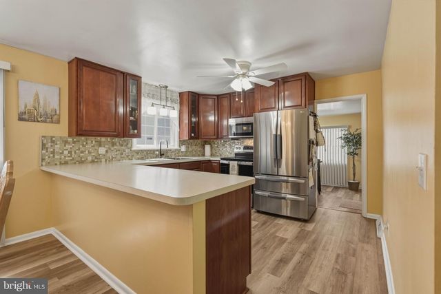 575 ROYAL DR, Vineland, NJ 08360