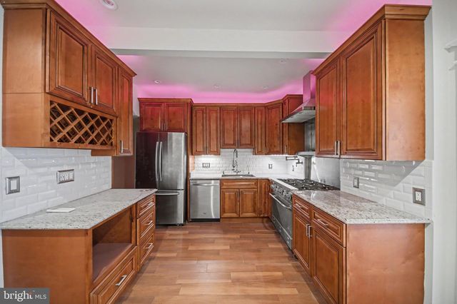 729 KENNEDY ST NW, Washington, DC 20011