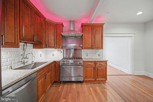 729 KENNEDY ST NW, Washington, DC 20011