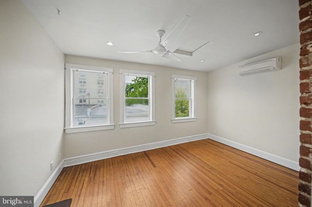 729 KENNEDY ST NW, Washington, DC 20011