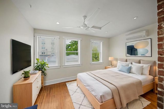 729 KENNEDY ST NW, Washington, DC 20011