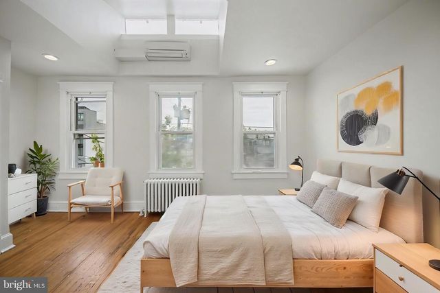 729 KENNEDY ST NW, Washington, DC 20011