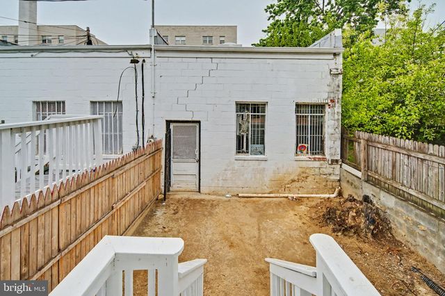 729 KENNEDY ST NW, Washington, DC 20011