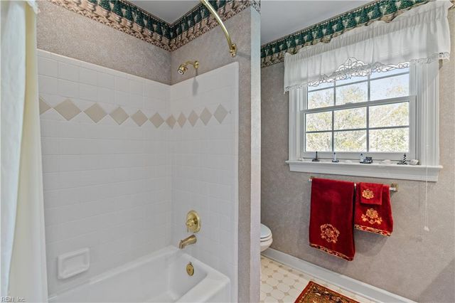 202 Rock Creek CT, Yorktown, VA 23693