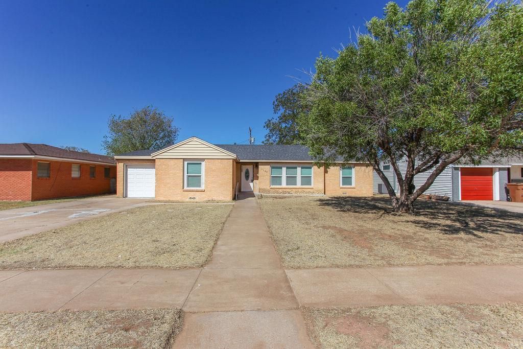 1507 E 11th Place, Big Spring, TX 79720
