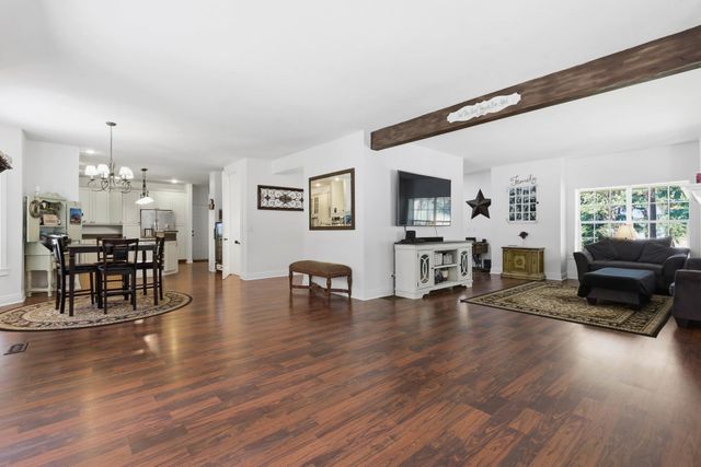 12710 E Kronquist Rd, Mead, WA 99021